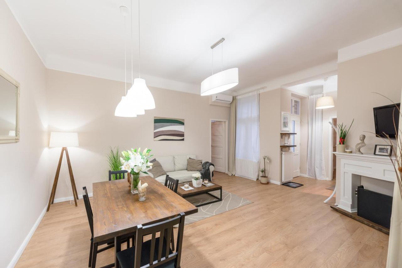 Ferienwohnung Downtown Heart 3 Bdr, 2 Bath, A/C Budapest Exterior foto